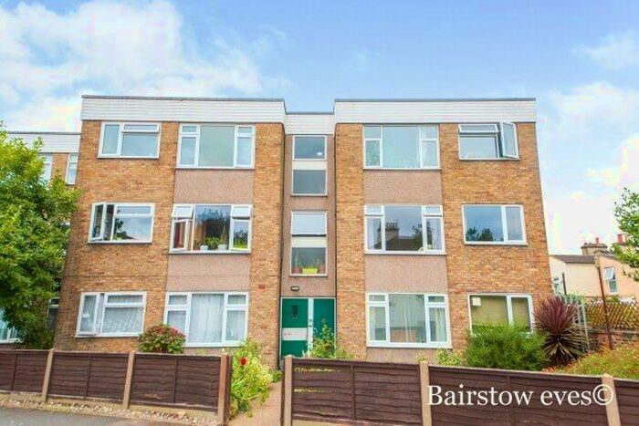 2 Bedroom Flat To Rent In St. James Road, London, E15