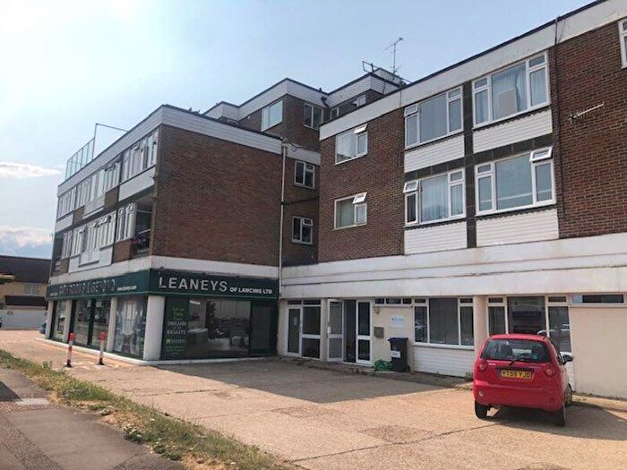 1 Bedroom Flat To Rent In Broadway Court, Brighton Road, Lancing - £pcm, BN15