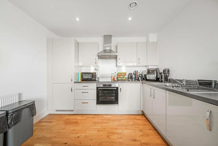 1 Bedroom Flat For Sale In East Thames House, Poplar, London, E14