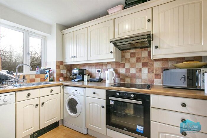 1 Bedroom Apartment To Rent In Blackdown Close, East Finchley, London, N2