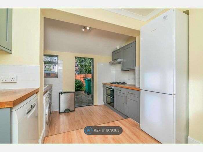 3 Bedroom End Of Terrace House To Rent In Elmfield Road, London, N2