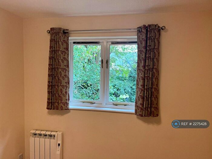 1 Bedroom Flat To Rent In Pettingrew Close, Walnut Tree, Milton Keynes, MK7