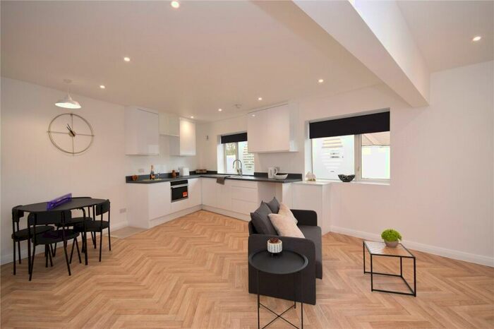 1 Bedroom Apartment To Rent In Flat, Kingsmead Drive, Leeds, West Yorkshire, LS14