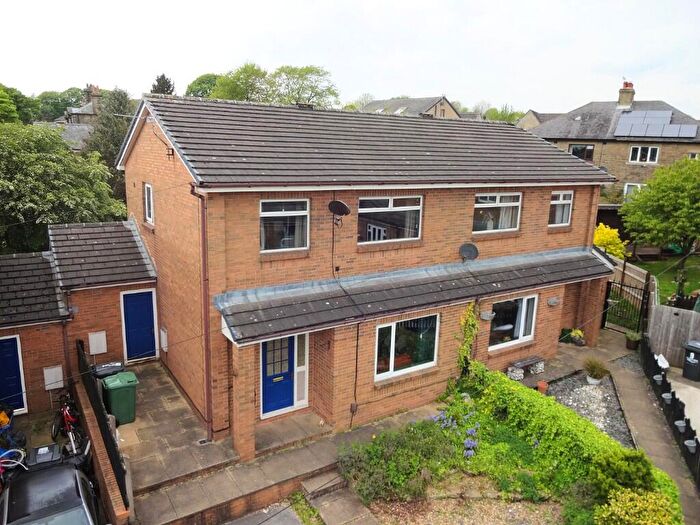 3 Bedroom Semi-Detached House For Sale In Highlands Lane, Halifax, HX2