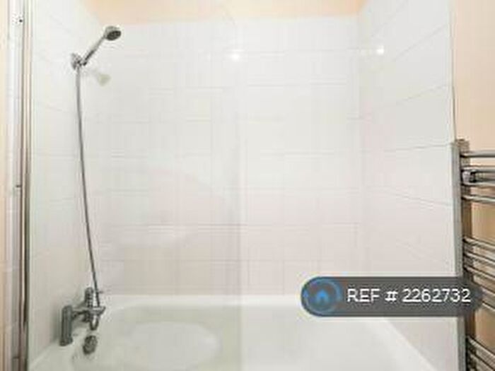 1 Bedroom Flat To Rent In Stapleton Hall Road, London, N4