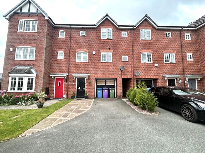 3 Bedroom Town House To Rent In Charnley Drive, L15
