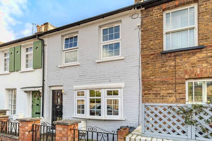 2 Bedroom Terraced House To Rent In Railway Road, Teddington, TW11