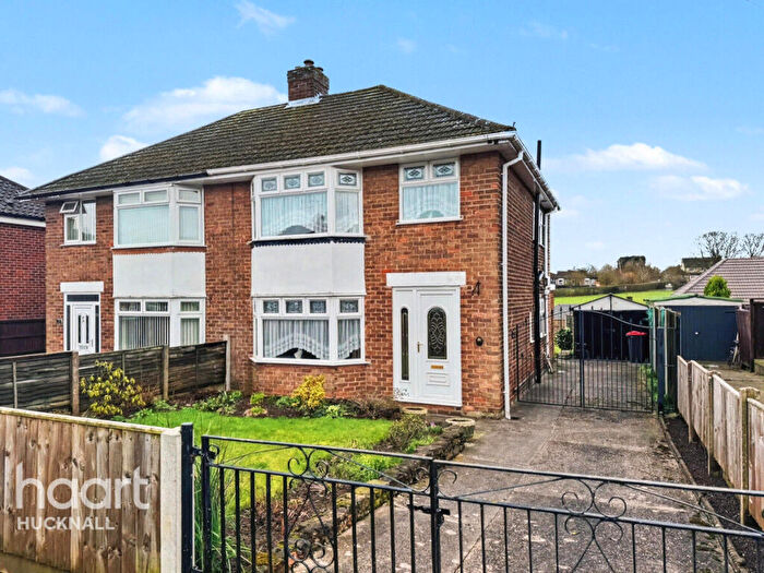 3 Bedroom Semi Detached House For Sale In Addison Drive, Nottingham, NG15