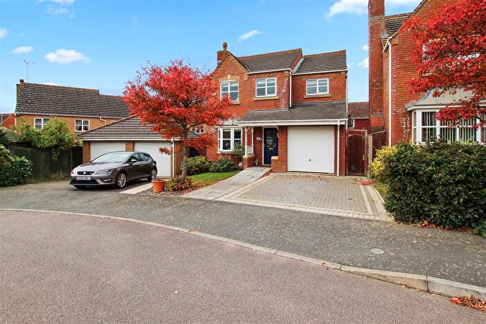 3 Bedroom Detached House For Sale In Walnut Tree Court, Higham Ferrers, Rushden, NN10