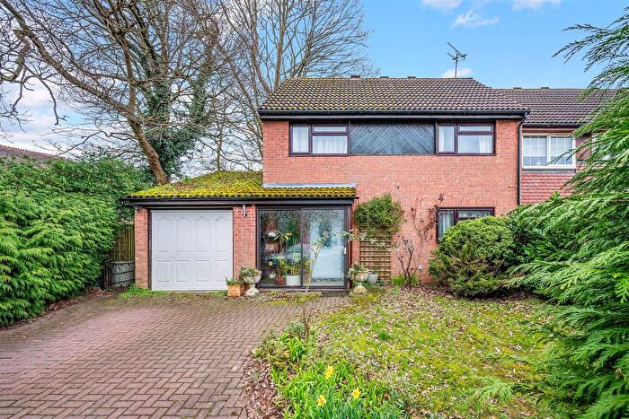 3 Bedroom End Terrace House For Sale In Hillside Close, Banstead, SM7