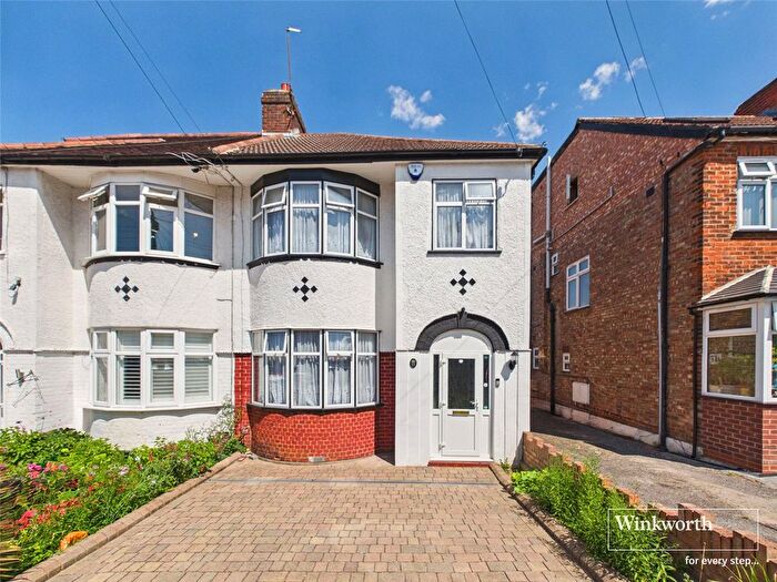 3 Bedroom Semi-Detached House For Sale In St. Georges Avenue, Kingsbury, London, NW9