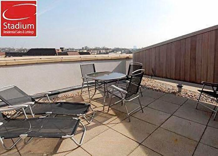 2 Bedroom Apartment To Rent In Vizion, London - Epc Rating B, N7