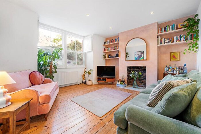 2 Bedroom Maisonette For Sale In Auckland Hill, West Norwood, SE27