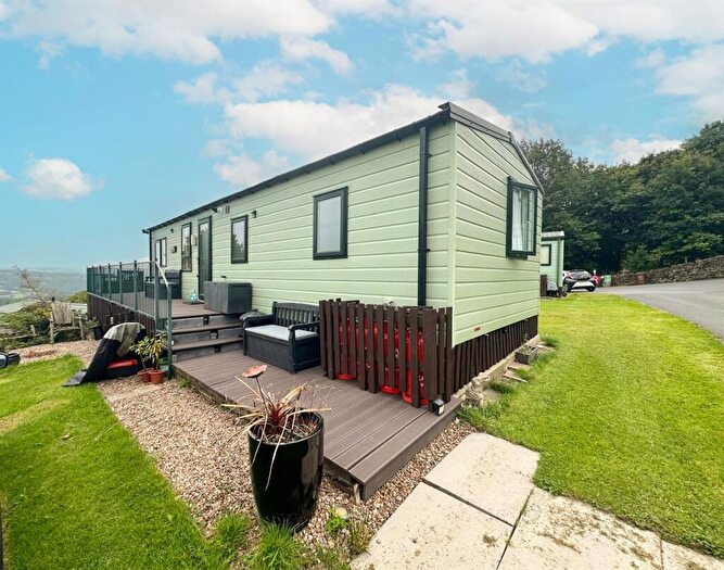 1 Bedroom Chalet For Sale In School Wood Farm, Straight Lane, Addingham, LS29