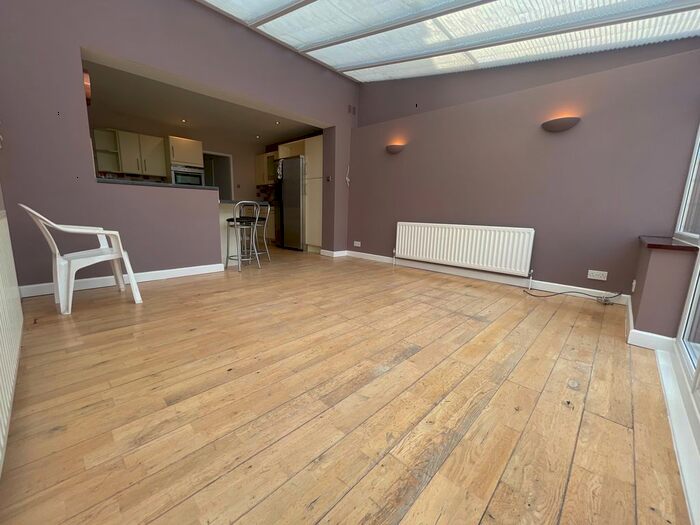 4 Bedroom Town House To Rent In Warsash Road, Warsash, Southampton, SO31