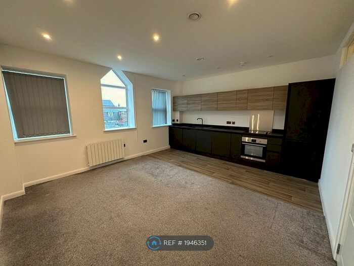 2 Bedroom Flat To Rent In Stonecross House, Bolton, BL1