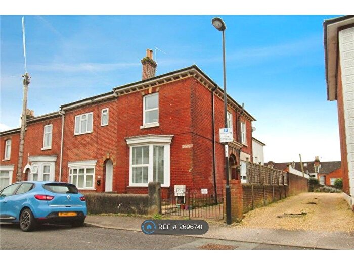 3 Bedroom Semi-Detached House To Rent In Forster Road, Southampton, SO14
