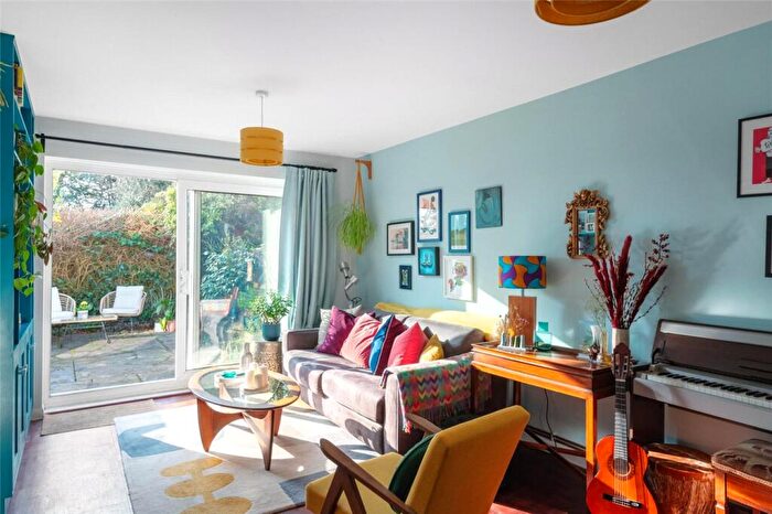 1 Bedroom Apartment To Rent In Lancaster Road, London, SE25