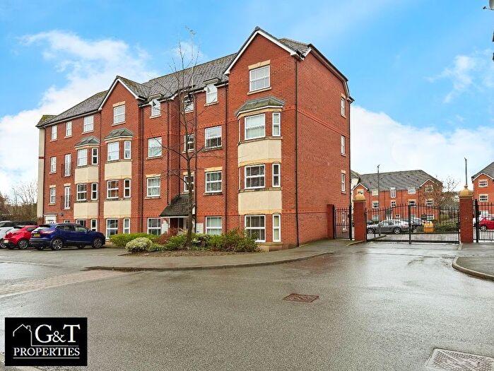 2 Bedroom Flat For Sale In Trefoil Gardens, Amblecote, Stourbridge, DY8