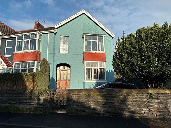 4 Bedroom End Of Terrace House For Sale In Old Road, Llanelli, SA15