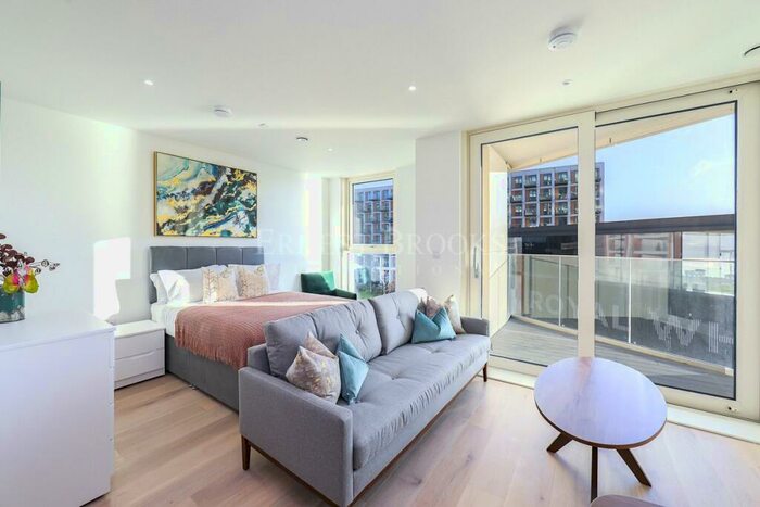 Apartment To Rent In Carrick House, Royal Crest Avenue, Royal Wharf, E16