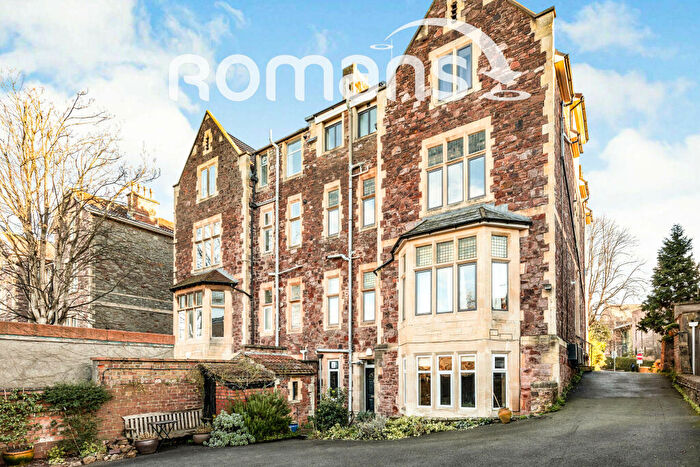 3 Bedroom Apartment To Rent In Elmdale Road, Bristol, BS8