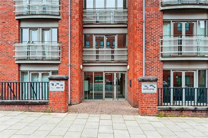 2 Bedroom Flat For Sale In City Road, Chester, Cheshire, CH1