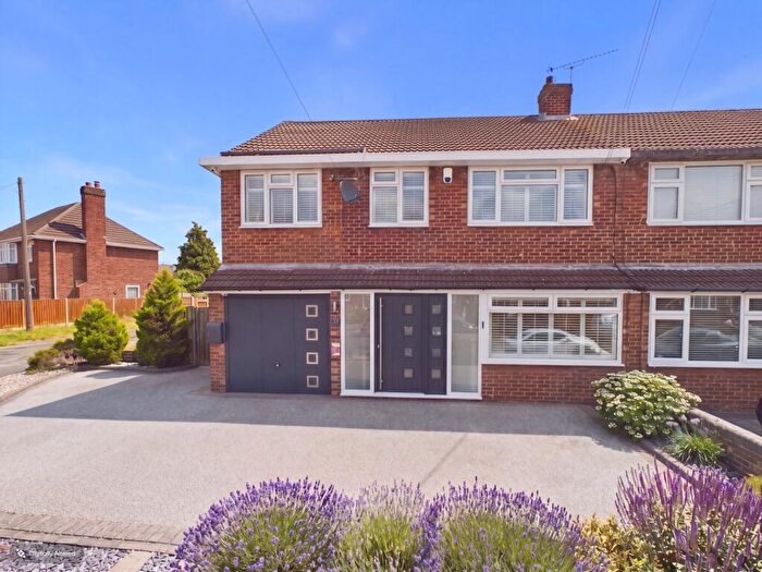 4 Bedroom Semi-Detached House For Sale In Teesdale Road, Dartford, Kent, DA2