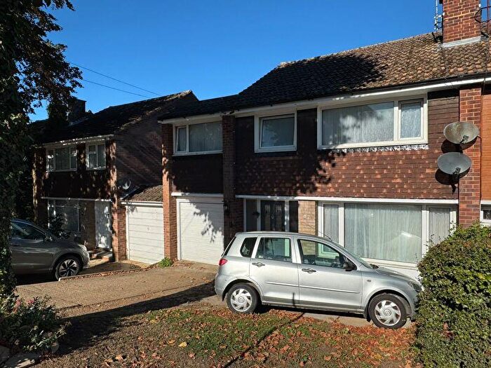 4 Bedroom Semi-Detached House For Sale In Lime Avenue, Luton, LU4