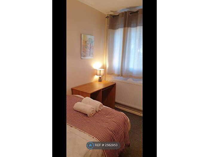 4 Bedroom Terraced House To Rent In Stoughton Close, London, SE11