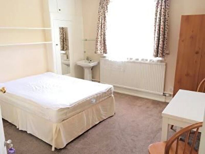 1 Bedroom Flat To Rent In Very Near Boileau Road Area, North Ealing Tube Area, W5