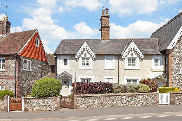2 Bedroom Cottage For Sale In Church Street, Littlehampton, West Sussex, BN17