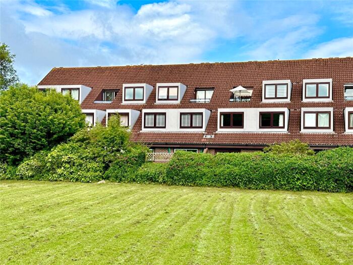 1 Bedroom Apartment For Sale In Emsworth Road, Lymington, Hampshire, SO41