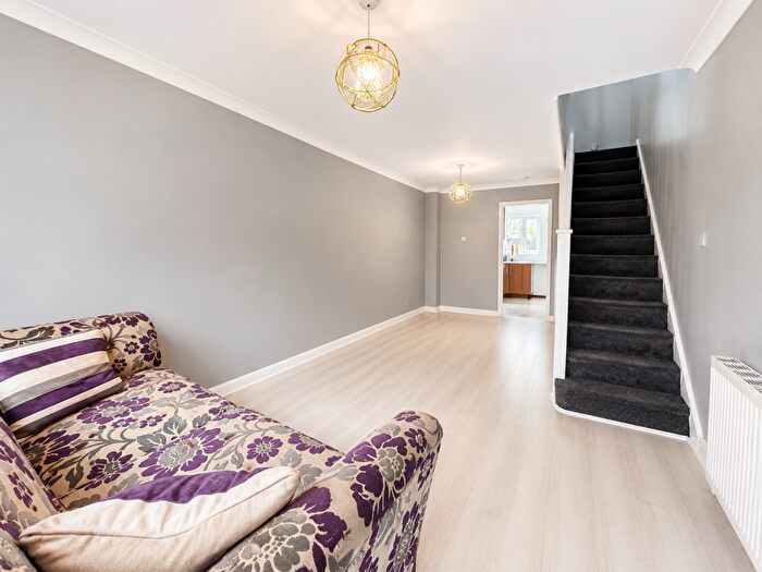 2 Bedroom Terraced House To Rent In Sycamore Cl, Tilbury, RM18