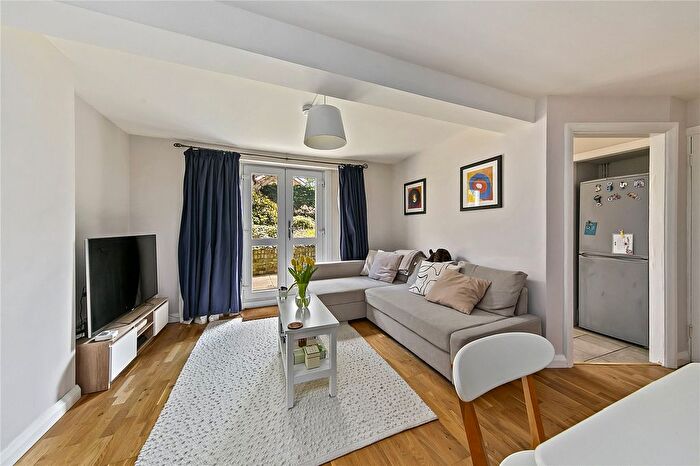 1 Bedroom Flat For Sale In Church Road, Richmond, TW9