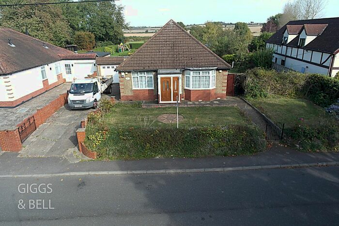 3 Bedroom Detached Bungalow For Sale In Sharpenhoe Road, Streatley, Luton, Bedfordshire, LU3