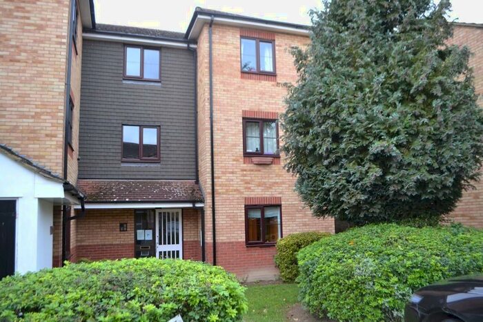 2 Bedroom Flat To Rent In Tamarin Gardens, Cherry Hinton, CB1