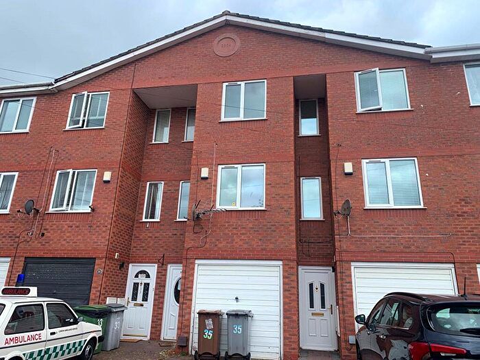 4 Bedroom Town House For Sale In Queens Road, Birkenhead, Merseyside, CH42