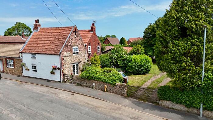 3 Bedroom Semi Detached House For Sale In Whitton, Scunthorpe, DN15