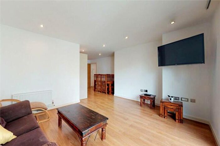 2 Bedroom Flat To Rent In Werner Court, London, E3