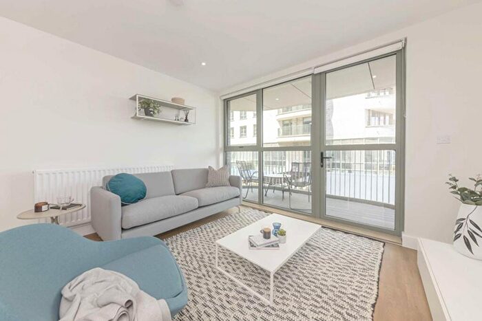 2 Bedroom Flat To Rent In Green Street, North Acton, NW10