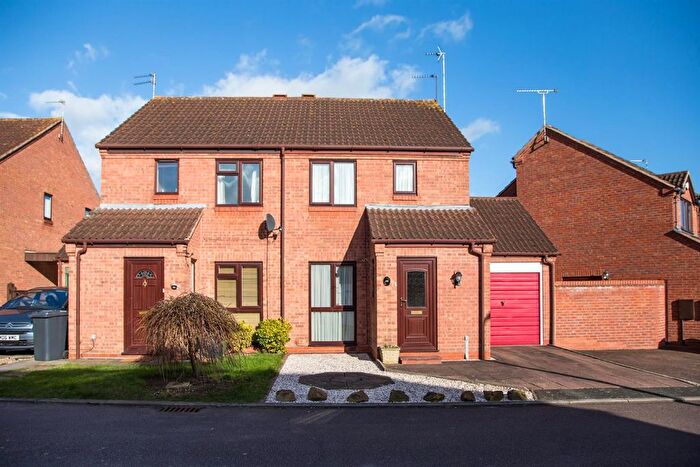 2 Bedroom Semi-Detached House To Rent In St. Wulstan Way, Southam, CV47