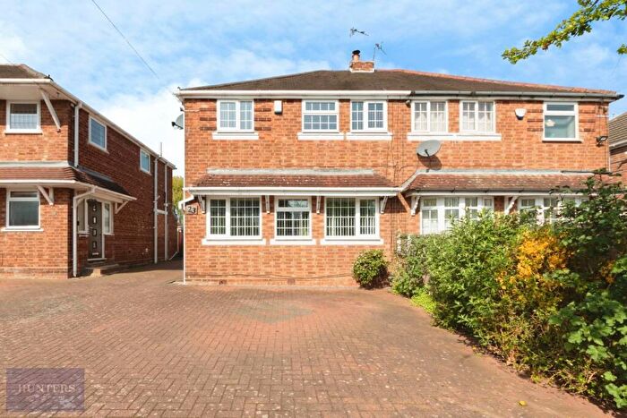 3 Bedroom Semi Detached House For Sale In Ventnor Road, Solihull, B92