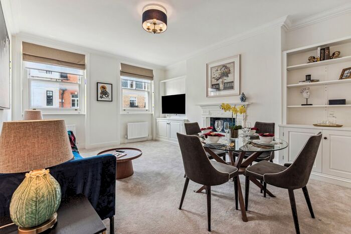 4 Bedroom Flat To Rent In Harley Street, South Marylebone, W1G