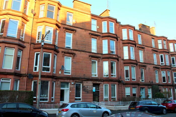 2 Bedroom Flat To Rent In Waverley Gardens, Shawlands, G41