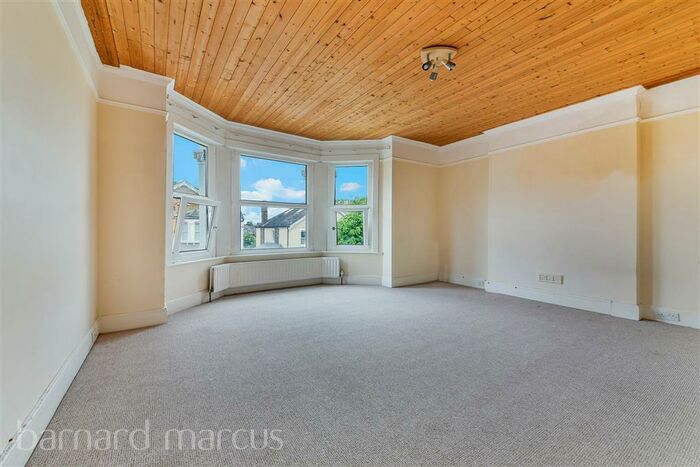 3 Bedroom Flat To Rent In Dornton Road, South Croydon, CR2