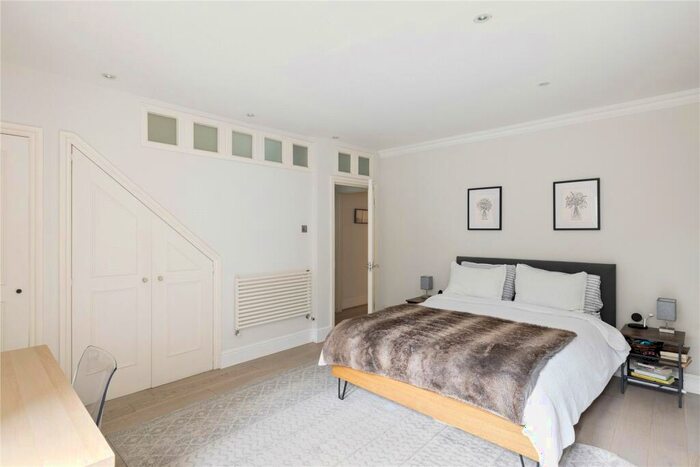 2 Bedroom Apartment To Rent In Fernshaw Road, Chelsea, London, SW10