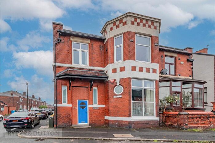 4 Bedroom Semi Detached House For Sale In Top Street, Oldham, Greater Manchester, OL4