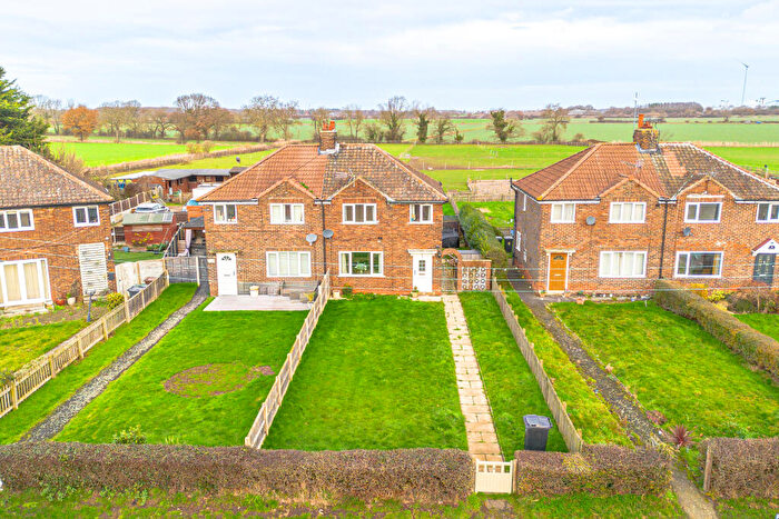 3 Bedroom Semi-Detached House For Sale In Highgate, Balne, North Yorkshire, DN14