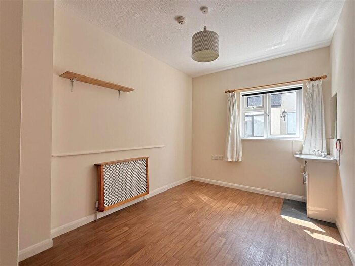 2 Bedroom Detached Bungalow For Sale In Limers Lane, Northam, Bideford, EX39